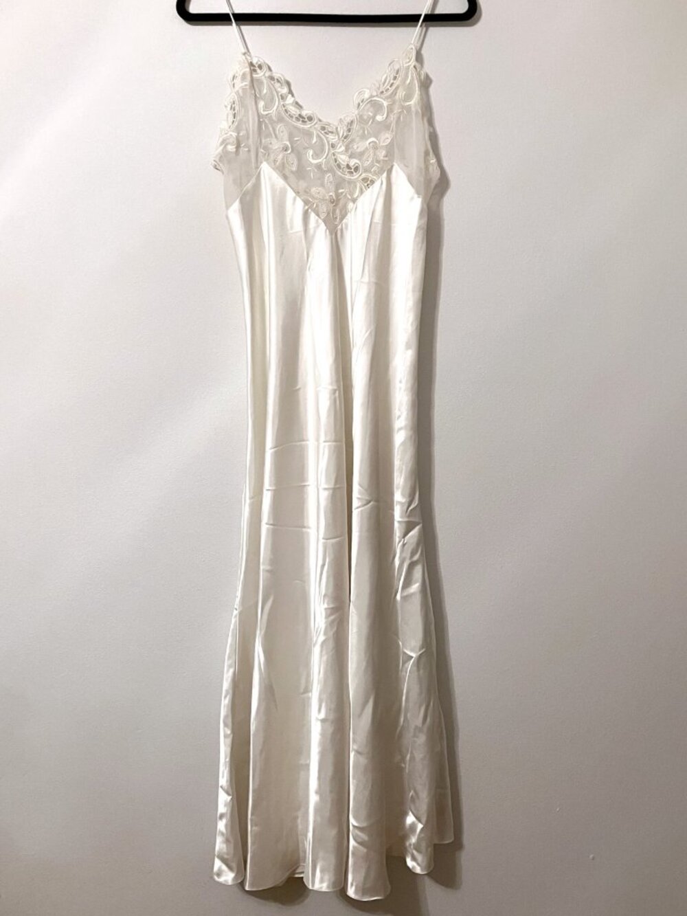 Victoria Secret, Vintage Gold Label Long Lace Slip Dress, White | Size Medium - Picture 1 of 9